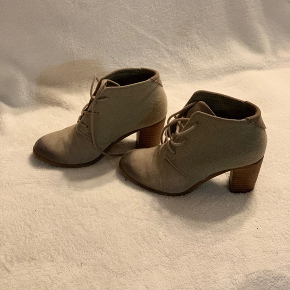 TOMS lace up heeled booties 6M - Picture 3 of 6